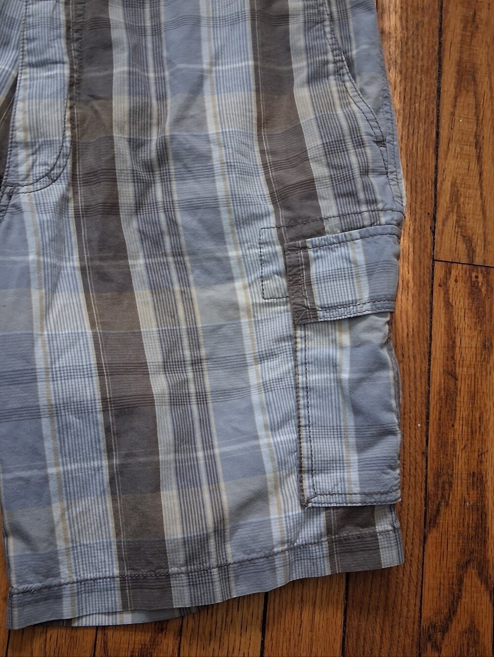Dockers - Men's Casual Plaid/Striped 100% Cotton Cargo Shorts. Size 40. GUC - Picture 8 of 9